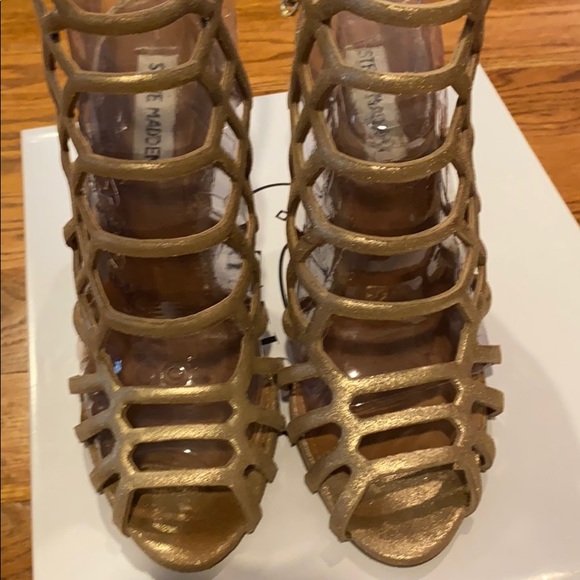 Steve Madden Slithur Gold Cut Out Heels - Picture 5 of 5